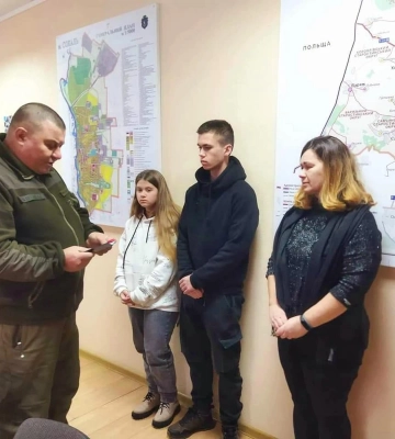 Родині загиблого бійця із Львівщини вручили нагрудний знак &quot;Золотий хрест&quot;