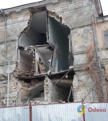 В Одесі обвалилася стіна історичної будівлі, - ФОТО, ВІДЕО
