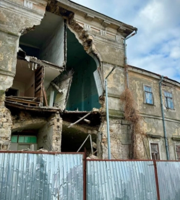 В Одесі обвалилася стіна історичної будівлі, - ФОТО, ВІДЕО