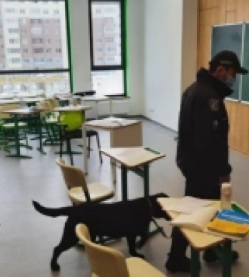 В 11 школах Луцька працювали вибухотехніки: жодне повідомлення про замінування не підтвердилося