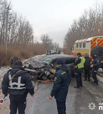 На Одещині легковик зіштовхнувся з автобусом