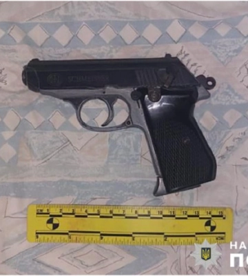 У Київі поліцейські затримали жінку, яка стріляла в колишнього чоловіка