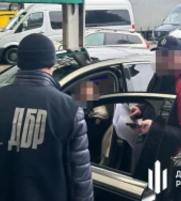 Бізнесмен, який є організатором схеми відчуження земель Київської ГЕС, спробував втекти за кордон