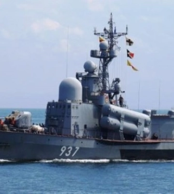 Появились спутниковые снимки затонувшего сторожевого корабля типа Тарантул, который находился в Севастополе