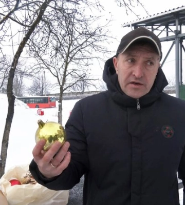 Утилізація новорічних дерев у Луцькій громаді: куди подіти сосни і ялинки та хто їх збирає