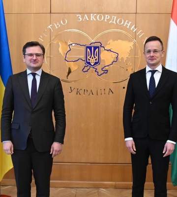 Сійярто приїде до України щоб влаштувати зустріч Орбана і Зеленського