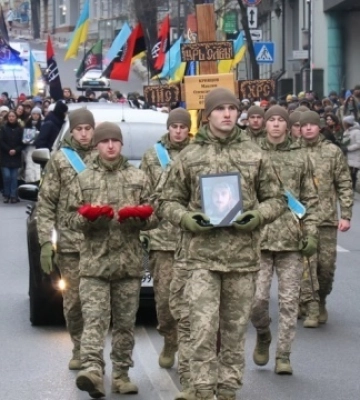 У Києві попрощалися із загиблим воїном та поетом Максимом «Далі» Кривцовим