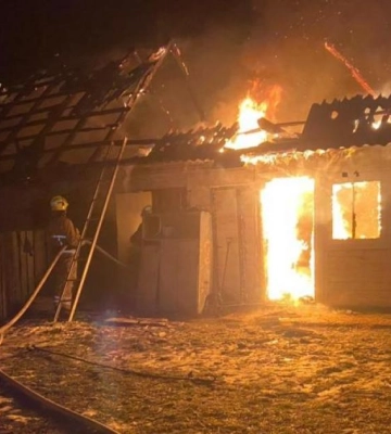У Дубні вогнеборці ліквідовували пожежу в неексплуатуючій будівлі