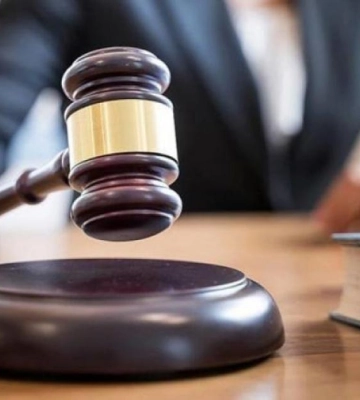 Суд оштрафував жительку Рівненщини за поширення її донькою оголених фото