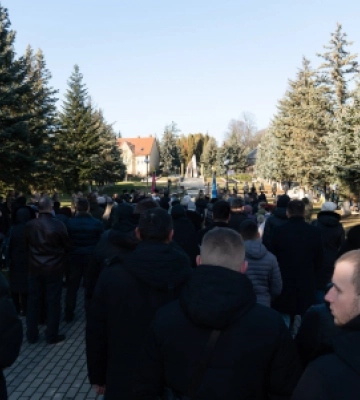 Із загиблим воїном, 26-річним старшим сержантом Олександром Донцем попрощалися сьогодні в Ужгороді