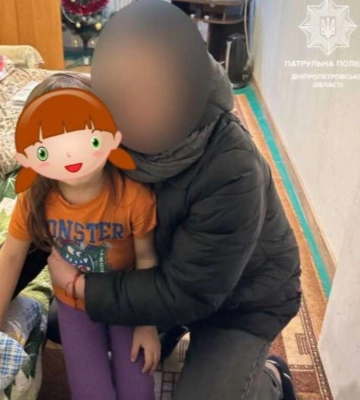 У Дніпрі патрульні повернули додому 5-річну мандрівницю