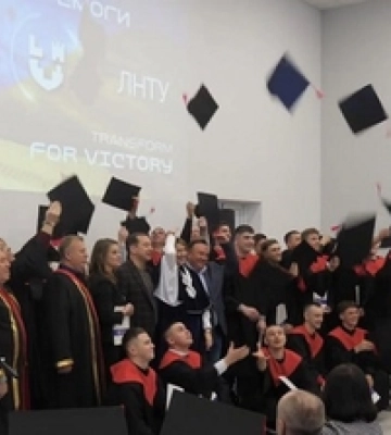 Серед випускників – і військові: понад тисяча магістрів ЛНТУ отримали дипломи (відео)