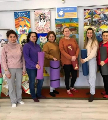 У Рівненській бібліотеці проводять психологічні практики та заняття йогою для ВПО та місцевих