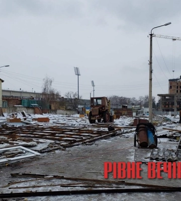 У Рівному зносять відомий ринок (ФОТО)