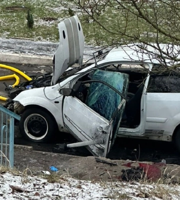 В Днепре взорвался автомобиль с людьми внутри: что известно о последствиях