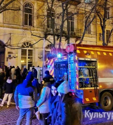 В центрі Одеси загорівся ресторан