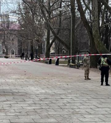 В Запорожье мужчина убил женщину на улице, а затем застрелился