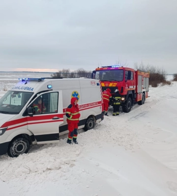 На Волині зі снігового полону рятували рейсовий автобус