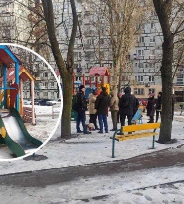 Планують оновити дитячий майданчик на вулиці Волинська, 7А у Дніпрі: нові гойдалки та безпечні каруселі