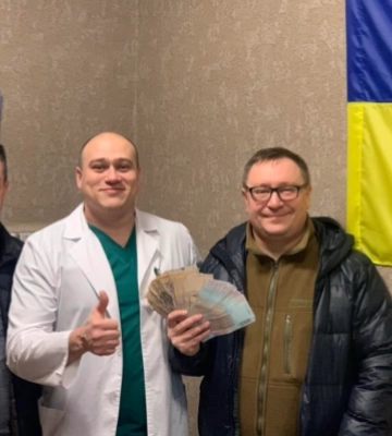&quot;Зірковий Вертеп&quot; із Рівного передав понад 100 тисяч гривень на ремонт палати лікарні