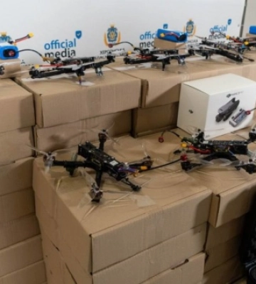 Громади Херсонщини передали захисникам 100 FPV-дронів