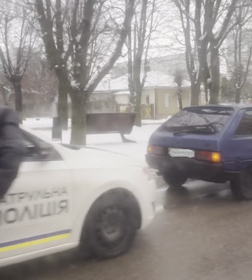 У Черкасах ДТП: тролейбус не пропустив автівку (ВІДЕО)