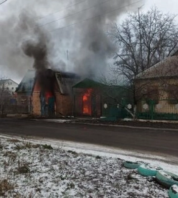 Окупанти обстріляли із &quot;Градів&quot; житлову забудову у Кураховому, 1 людина загинула, 1 поранена. ФОТОрепортаж