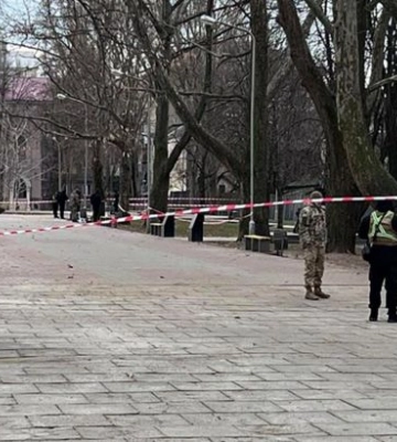 В центрі Запоріжжя зловмисник убив жінку, а потім застрелився