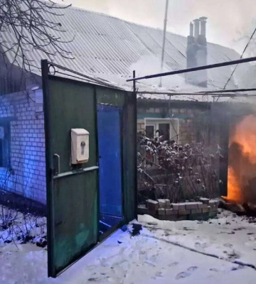 У Дніпрі на вулиці Надії Алексеєнко під час пожежі постраждав чоловік