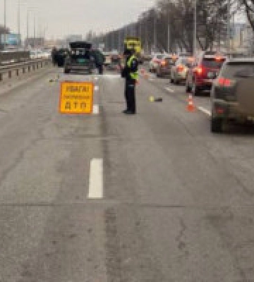 На Столичному шосе через смертельне ДТП ускладнено рух транспорту