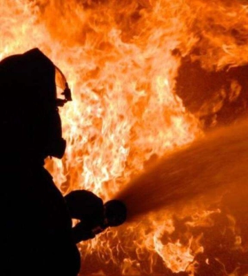 У Дніпрі у палаючому будинку загинула жінка та троє дітей