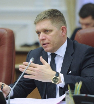 Фіцо заявив, що Україна має відмовитися від території, щоб зупинити війну: у Києві відповіли
