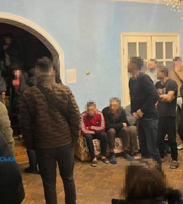 На Дніпропетровщині півсотні людей утримували у трудовому рабстві під виглядом реабілітаційного центру