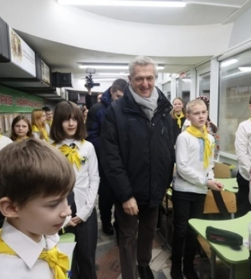 Верховний комісар ООН у справах біженців вражений роботою метрошколи в Харкові