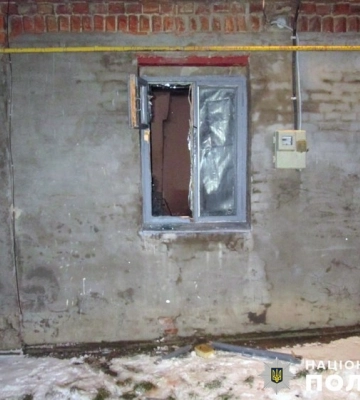 У Бердичеві поліція затримала підозрюваного у тяжкому травмуванні сусіда сокирою