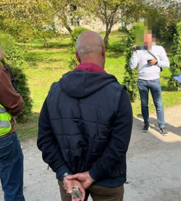 Отримав хабар за дозвіл на сплави по Дністру: на Тернопільщині судитимуть посадовця