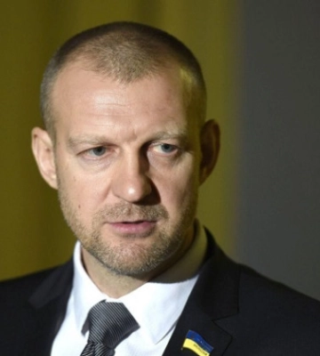 На голову НАЗК претендує екс-нардеп, а нині співробітник НАЗК Андрій Тетерук, який закінчив Московське вище військове командне училище На голову НАЗК претендує екс-нардеп, а нині співробітник НАЗК Андрій Тетерук, який закінчив Московське вище військове командне училище