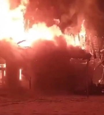 Под Черниговом вспыхнул дом арестованного бизнесмена Мазепы: видео