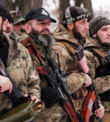 Бьют &quot;мобиков&quot; на постах и забирают бизнес: мэр Мелитополя рассказал о действиях кадыровцев