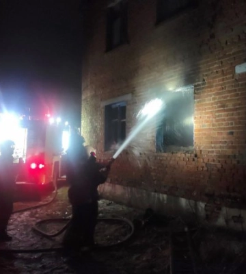 У Харківській області при ліквідації пожежі рятувальники виявили тіла трьох осіб