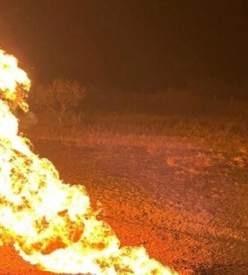 В Харьковской области после атаки горит газопровод: раненые дети