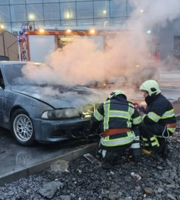 В Киеве на Святошино загорелись автомобили - КГВА