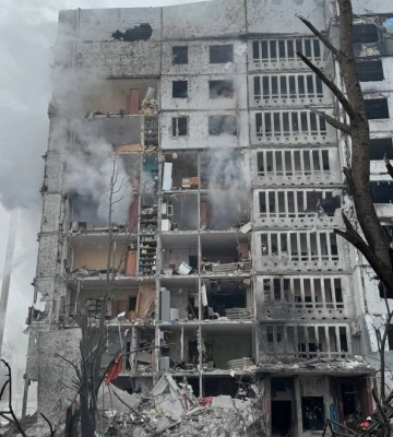 Поліція опублікувала відео з місця “прильоту” по багатоповерхівці у Харкові