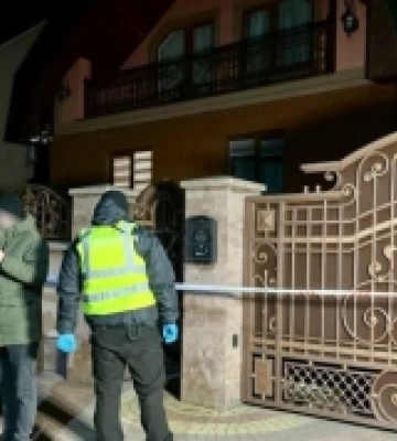 У Мукачеві невідомий кинув гранату на подвір&#039;я депутата Закарпатської обласної ради