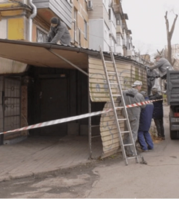 Більше десяти незаконних споруд у Дніпрі планують демонтувати: адреси