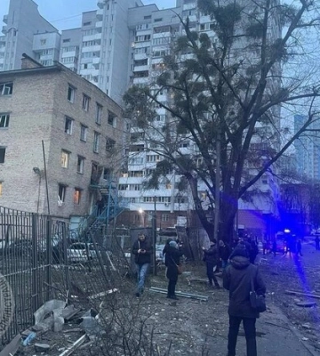 Удар по Києву: є поранені, пошкоджено багатоповерхівки (фото, відео)