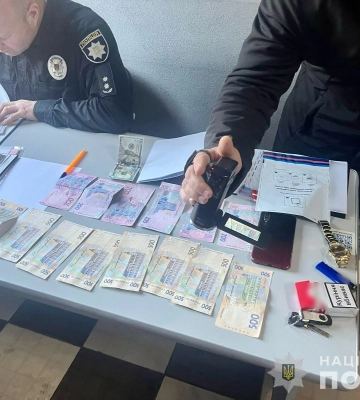 У Рахові за крадіжку з авто поліція затримала зловмисника, який лише нещодавно повернувся з місць позбавлення волі