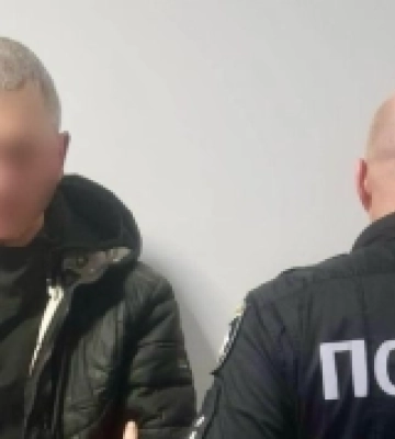 У Рахові за крадіжку з авто поліція затримала зловмисника, який лише нещодавно повернувся з місць позбавлення волі