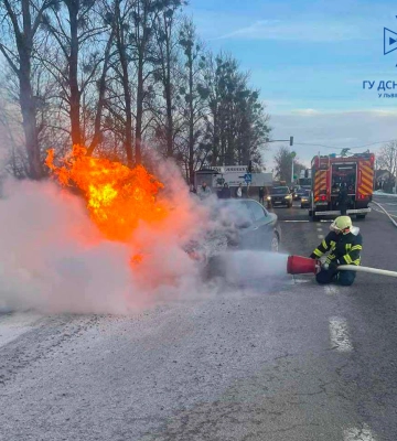 У Львівському районі на ходу загорівся «Alfa Romeo»