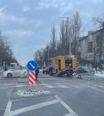 У Києві перекрили рух транспорту у зв’язку з ліквідацією наслідків ракетної атаки